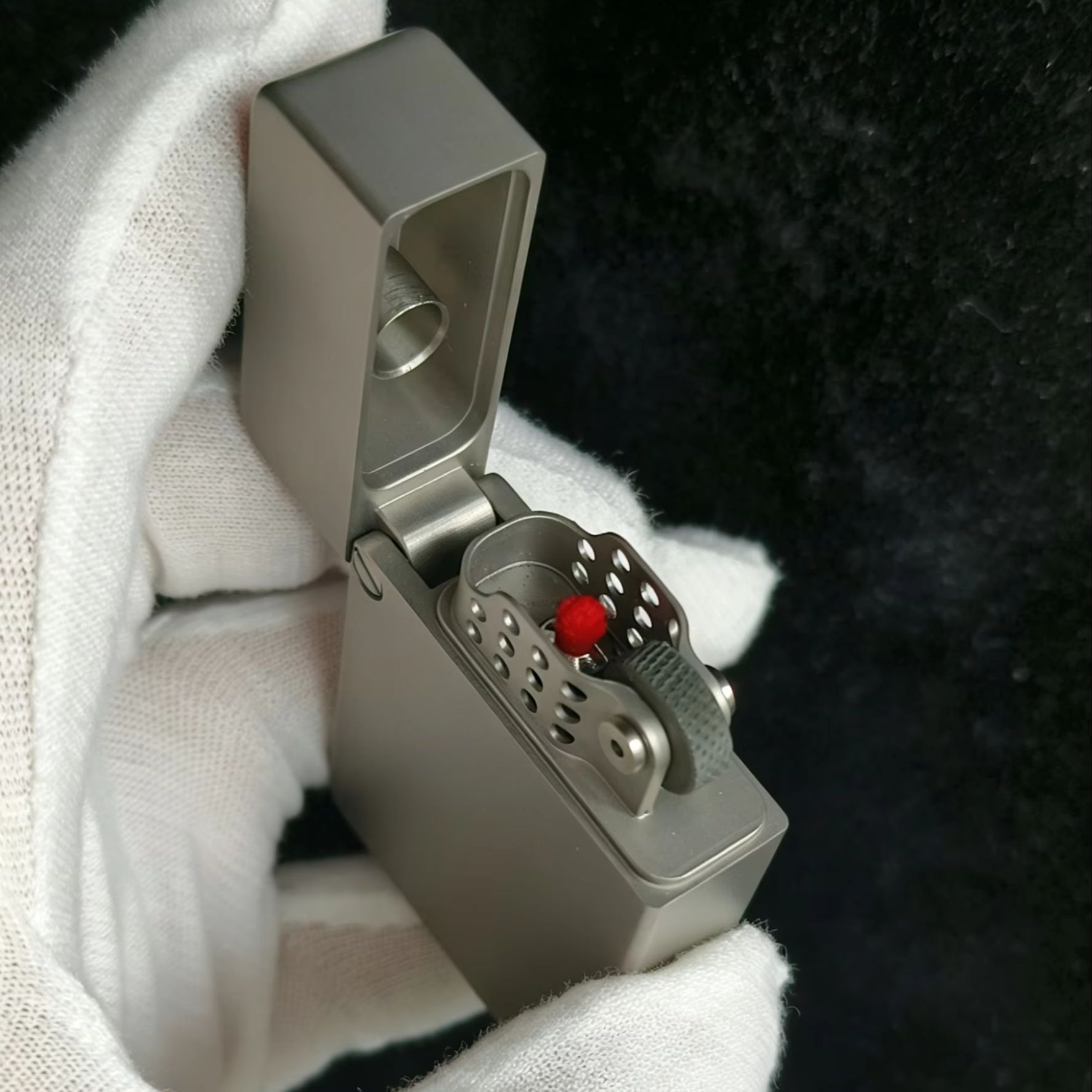 ไฟแช็คไทเทเนียมอัลลอยด์แบบ CNC - Fire Starting Kit บทวิจารณ์และราคา