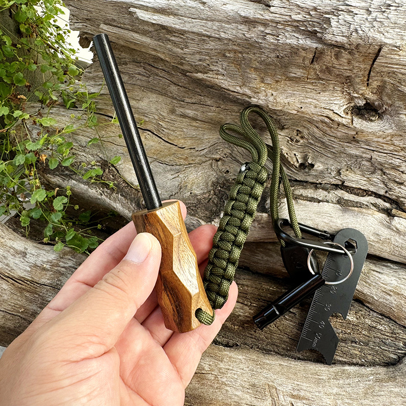 ที่จุดไฟแบบใช้หินเหล็กไฟกลางแจ - Magnesium Fire Starter บทวิจารณ์และราคา
